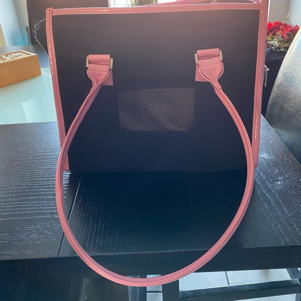 Pet carrier